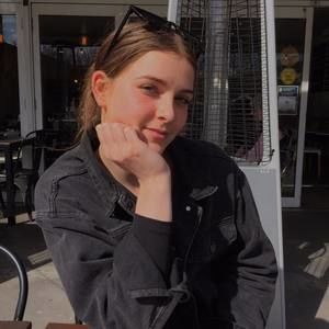 Meet your Posher, Monique